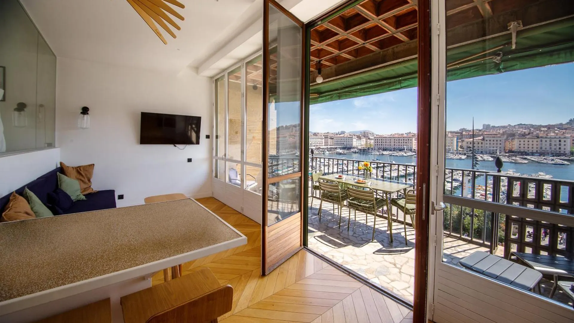 Superbe Appartement, Vue Notre Dame De La Garde, Vieux Port Marseille 0*,  France